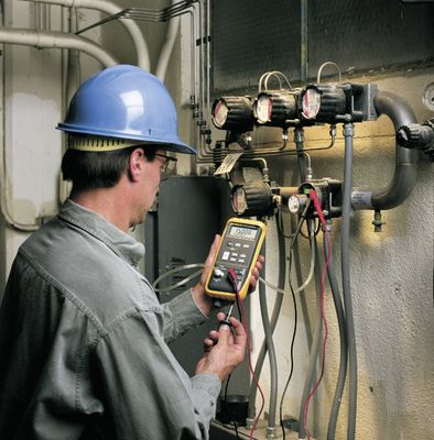 Fluke 718 Pressure Calibrator In Stock