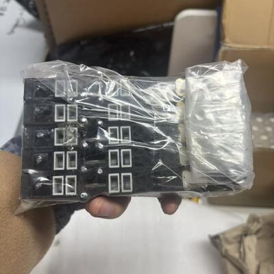 AVENTICS STOCK Pneumatic Valve 5/2-directional Valve with Double Solenoid 850 l/min and 24 V DC