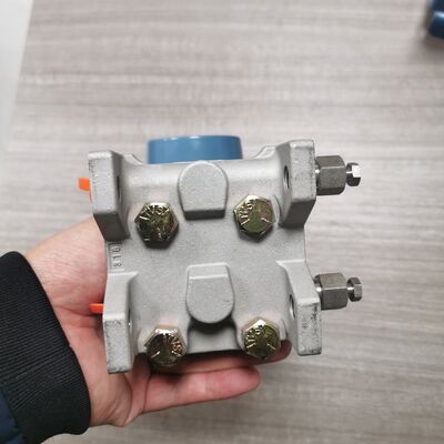 Nadajnik ciśnienia Rosemount™ 3051 Coplanar™ 3051CD2A02A1JM6K5S5Q4 + + 0305RC32